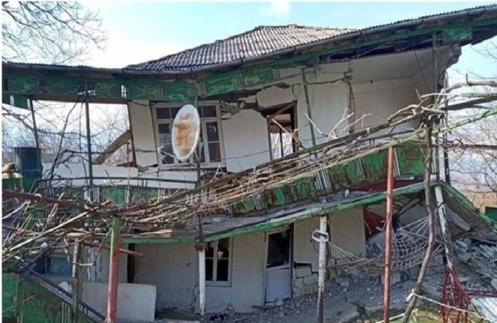 Gürcüstanda torpaq sürüşməsi,    10-dan çox ev dağılıb   