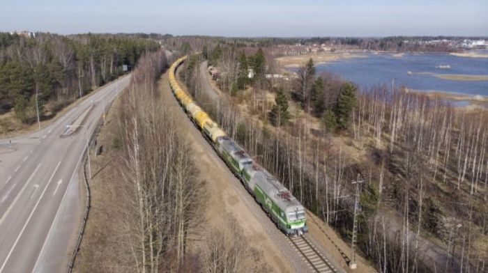 Finland resumes rail link to Russia