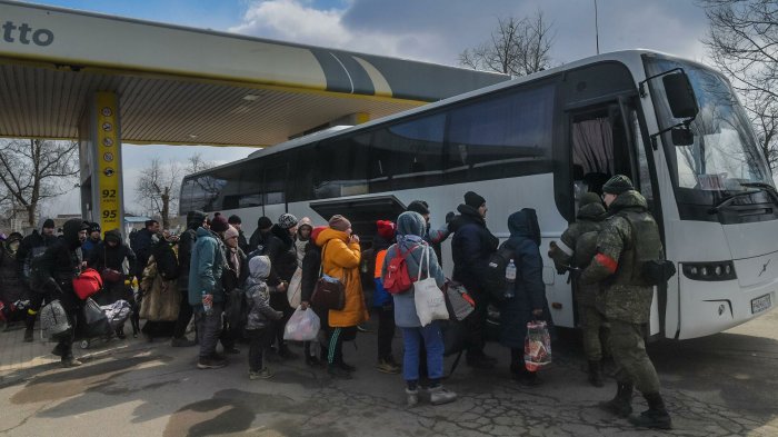    Rusiya Mariupoldan şərq və qərbə humanitar dəhlizlər açacaq   