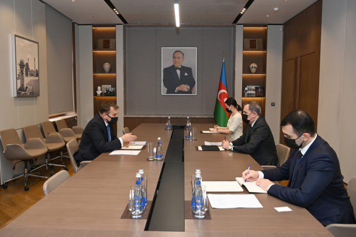 Azerbaijani FM meets with Slovenia