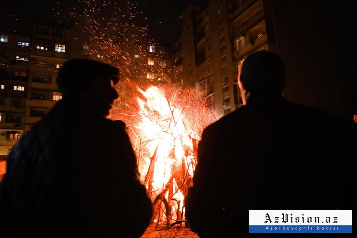    Bakıda bayram tonqalları qalanıb -    FOTOLAR      