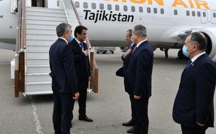 Tacikistan parlamentinin spikeri Bakıya gəlib