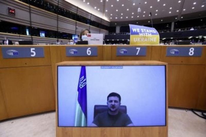   “16 uşağı öldürmüsən, bəlkə onlar tanklarda gedirlər?”-  Zelenski          