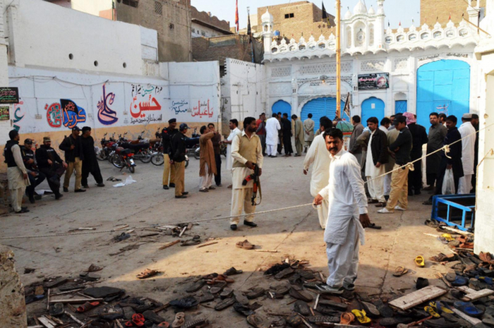 Une explosion dans une mosquée au Pakistan a fait au moins 30 morts