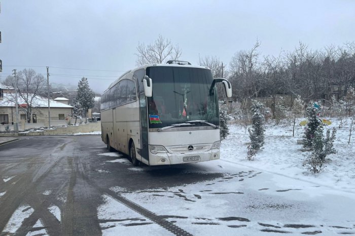 Üç gündür Şuşada qalan turistlər Bakıya yola düşüb