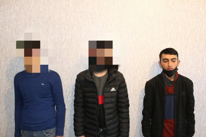    Yeniyetmələr oyuncaq tapança ilə 45 minlik qızıl oğurladılar   