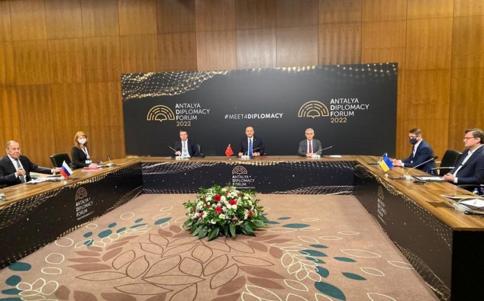    Nazirlər    Putinlə Zelenskinin görüşünü    müzakirə ediblər   