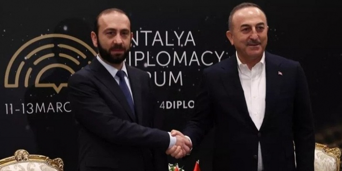    Çavuşoğlu erməni həmkarı ilə görüşüb   