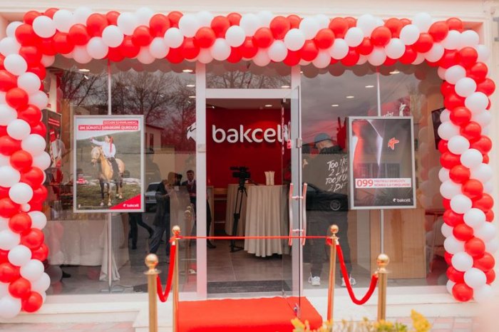 “Bakcell”in yeni konsept mağazası Bərdədə 