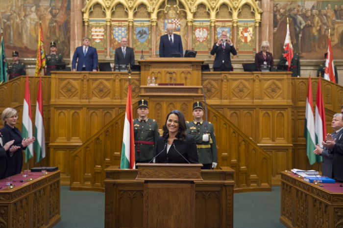  Le Parlement hongrois a élu Katalin Novak, première femme présidente 