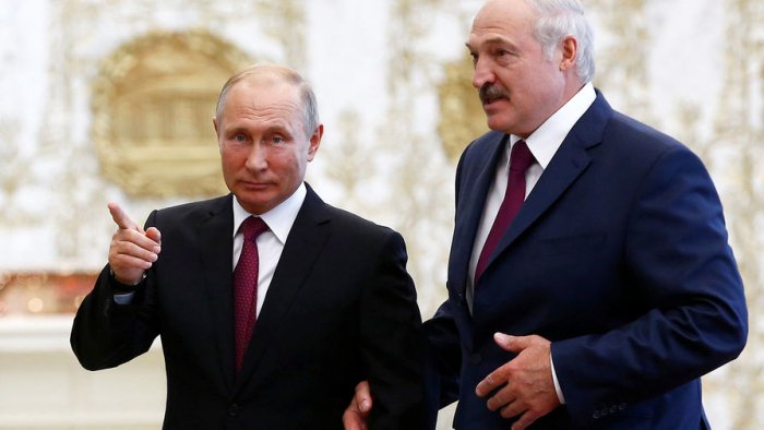    "Putinin ağlı başındadır" -    Lukaşenko       