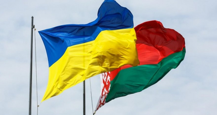 Belarus ukraynalı diplomatları ölkədən çıxarır