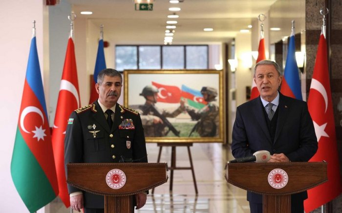    Zakir Həsənov türkiyəli həmkarı ilə danışıb   
