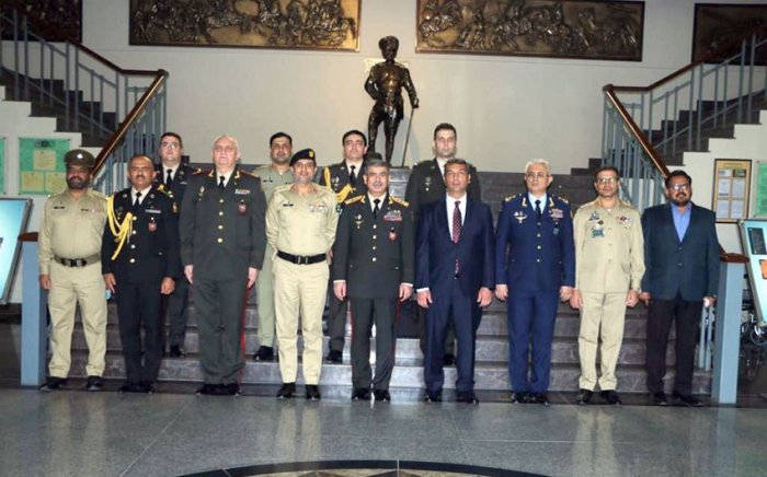 Zakir Həsənov Pakistan Ordu Muzeyini ziyarət edib