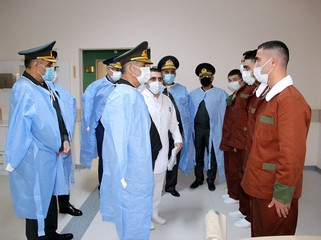  Zakir Həsənov hərbi hospitalı ziyarət edib 