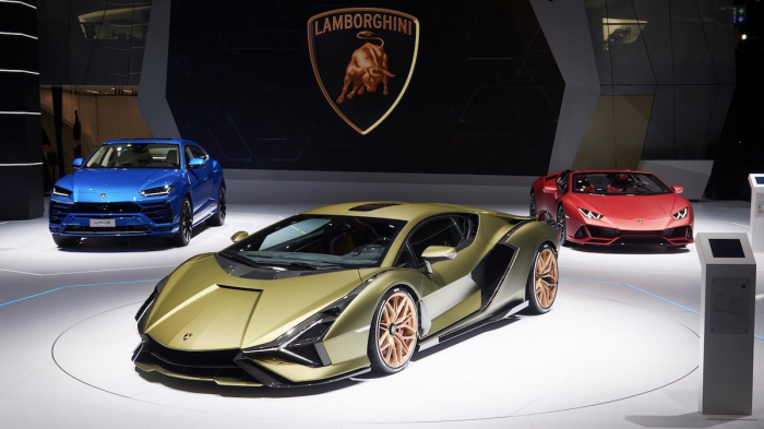    "Lamborghini"    də Rusiya bazarındakı fəaliyyətini dayandırdı