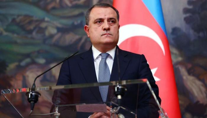    Ceyhun Bayramov Antalyaya yola düşüb  
   