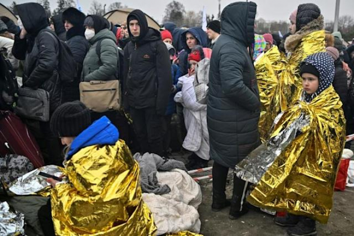 Ukraine : plus de 2,3 millions de personnes ont fui le pays à cause des combats, selon le HCR