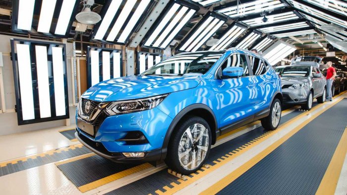 Nissan Sankt-Peterburqdakı zavodunu bağlayır  

