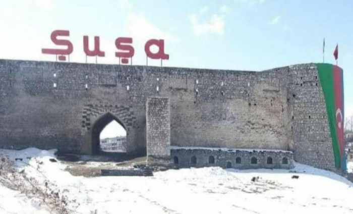    Şuşada qarın hündürlüyü  1 metrdən yuxarıdır      
