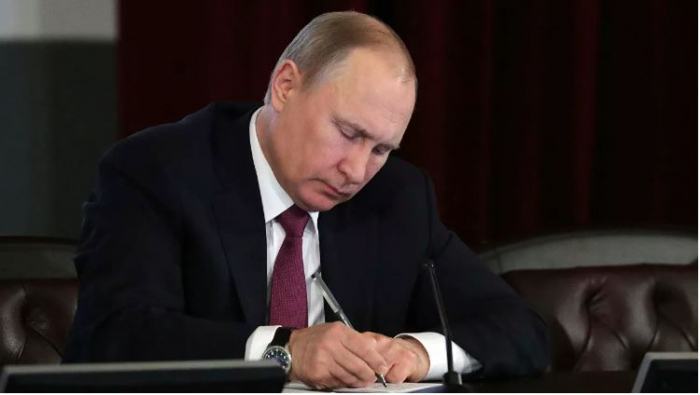    Putin   məhsulların və xammalın    ixracını məhdudlaşdırmağı tapşırdı   