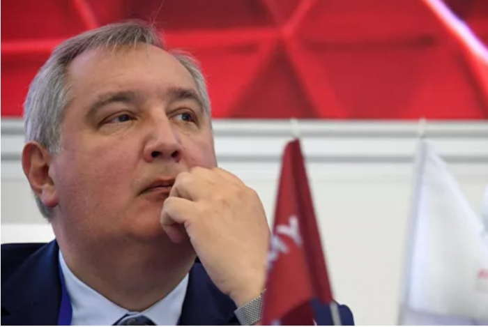 Roqozin Facebook səhifəsini silib
