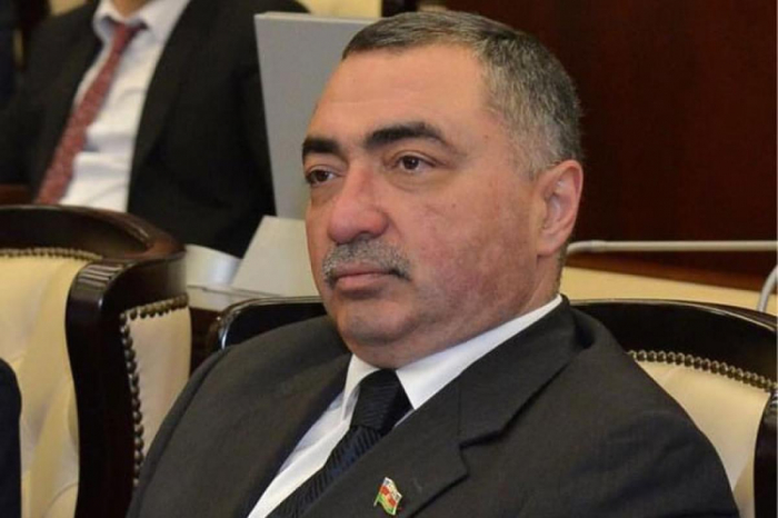       Deputat:    “Bəzi məmurlar büdcə pullarını xımır-xımır yeyir”   