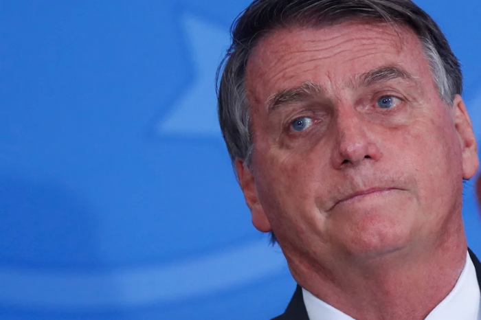 Bolsonaro reformó su Gobierno y comenzó a perfilar su fórmula militar para enfrentar en las urnas a Lula