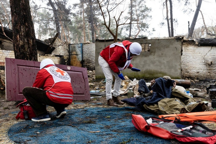 Red Cross tries to reach civilians trapped in besieged Ukraine city