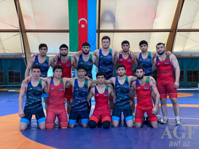 Junge aserbaidschanische Freestyle-Wrestler kämpfen um Medaillen bei einem internationalen Turnier in der Türkei