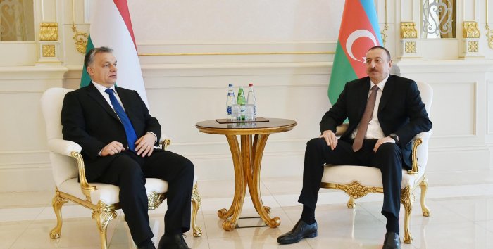    İlham Əliyev Orbanı qələbəyə görə təbrik edib     
