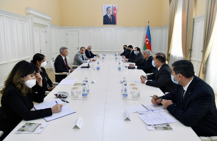   Aserbaidschanischer Premierminister trifft sich mit dem WB-Regionaldirektor für den Südkaukasus  