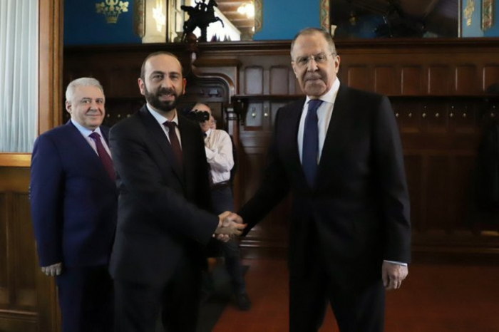    Lavrov Mirzoyanla görüşdü     
