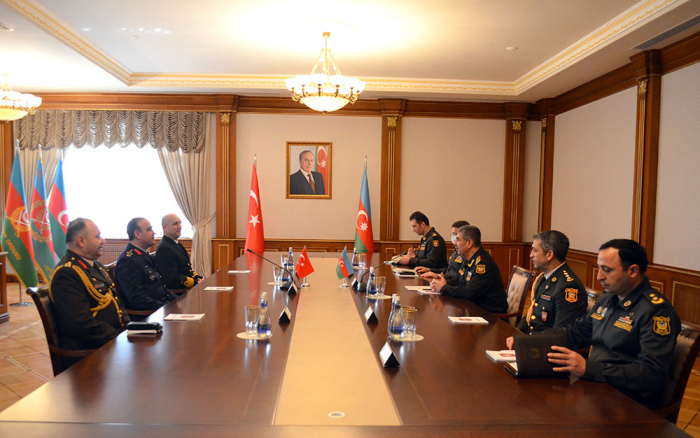   Azerbaijani defense minister meets with delegation of Turkish General Staff  