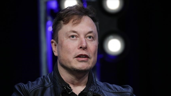 Elon Musk offers to buy Twitter 