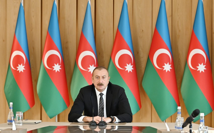   Los tres Embajadores entregan sus credenciales a Ilham Aliyev   
