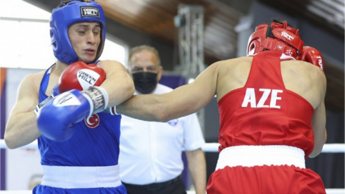Aserbaidschanischer Boxer im Halbfinale der Europameisterschaft