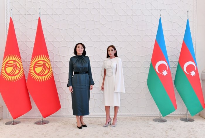    Azərbaycan və Qırğızıstan birinci xanımlarının görüşü olub   