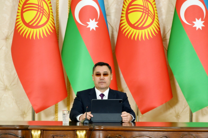     Präsident:   Es gibt keinen politischen Konflikt zwischen Aserbaidschan und Kirgisistan  