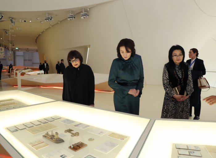 First Lady of Kyrgyz Republic Aigul Japarova visits Heydar Aliyev Center