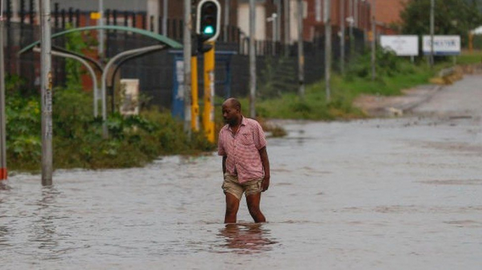 S. African flood death toll rises to 435