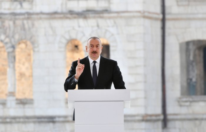       Dövlət başçısı:    "Azərbaycan mənasız danışıqlar əvəzinə öz gücünü ortaya qoydu"   