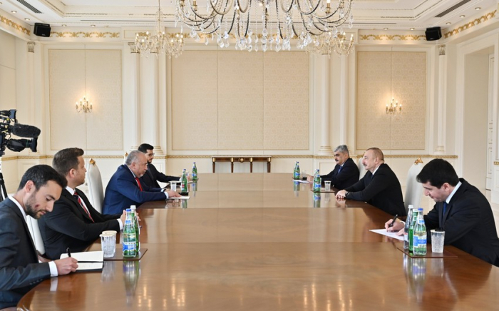  Ilham Aliyev recibió al ministro israelí 