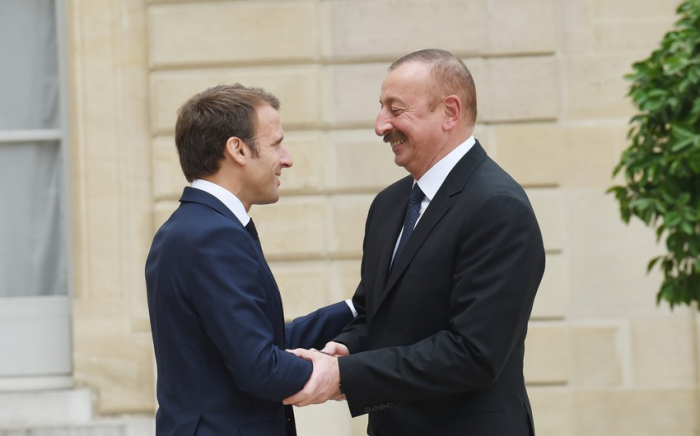   Ilham Aliyev felicitó a Emmanuel Macron  