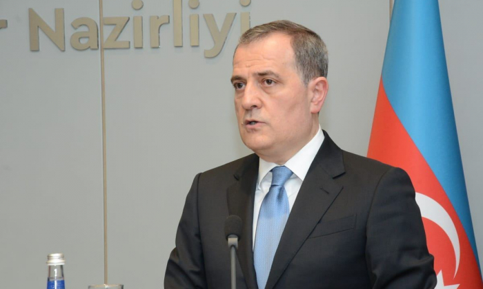     Bayramov:   Es gibt Bedingungen für den Beginn der Arbeit der gemeinsamen aserbaidschanisch-armenischen Grenzkommission  