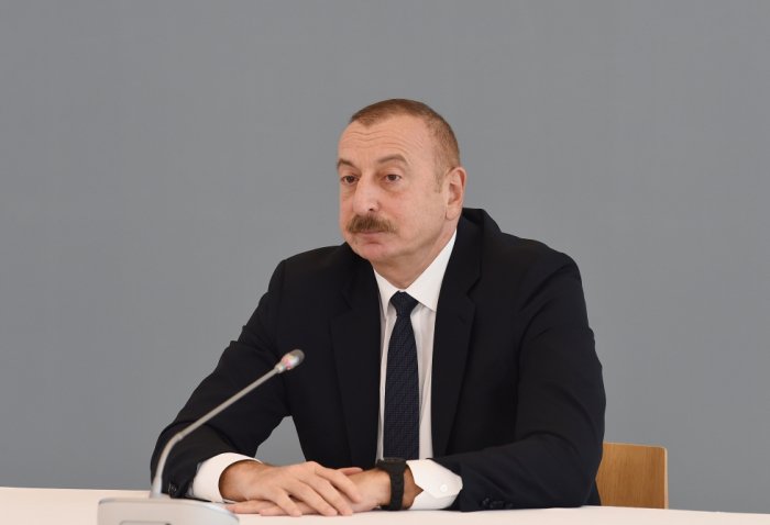       Prezident:    " Azərbaycan öz hesabına infrastruktur layihələri icra edir"   