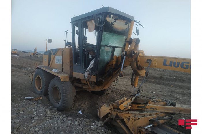    Ağdamda yol çəkən texnika minaya düşüb -    FOTO     
   
