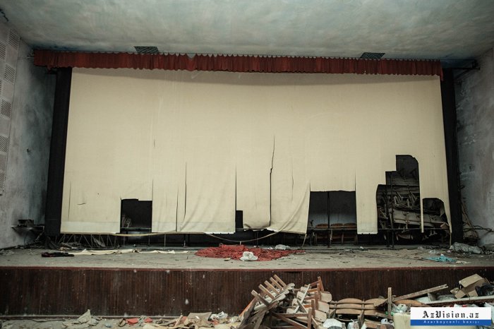  Bomjların yaşadığı kino evi -  FOTOREPORTAJ  