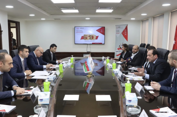 Jordania y Azerbaiyán discuten posibles proyectos empresariales conjuntos