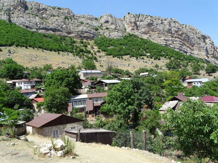    Daşaltı kəndində turizm kompleksləri tikiləcək     
